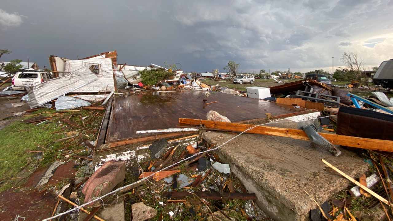 Tornado En Texas Arrasa Con Localidad De Perryton Hay Varias V Ctimas N