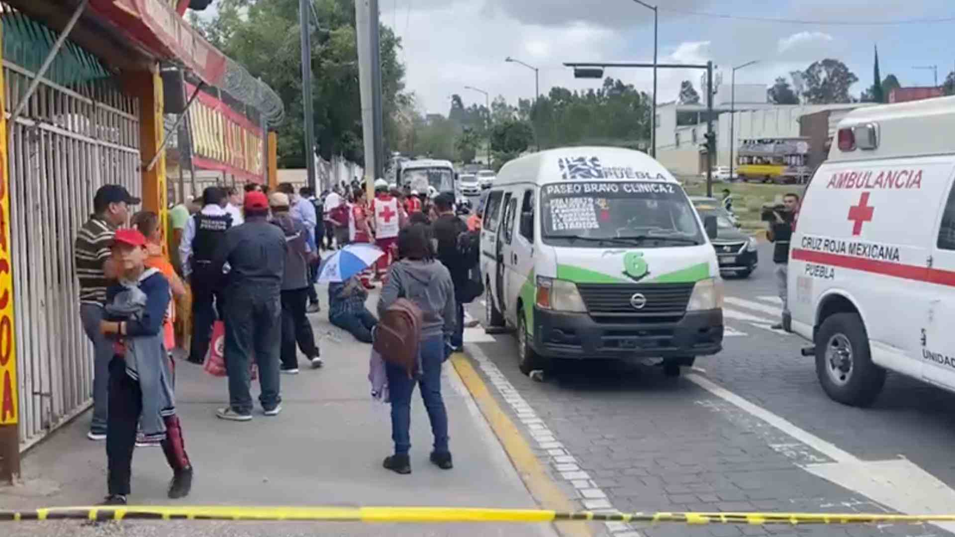 Accidente entre Microbús y Combi Deja 20 Lesionados en Puebla N