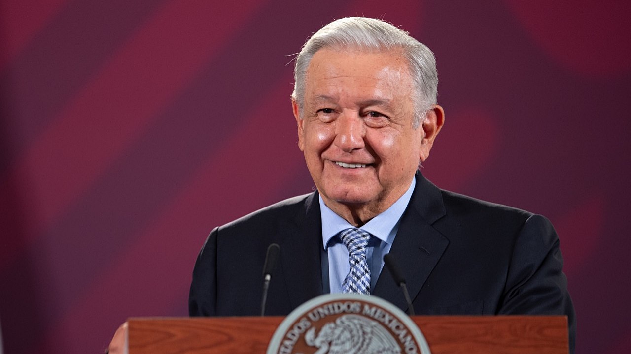 AMLO Crítica Medidas del INE para No Hablar de Elecciones 2024 Es