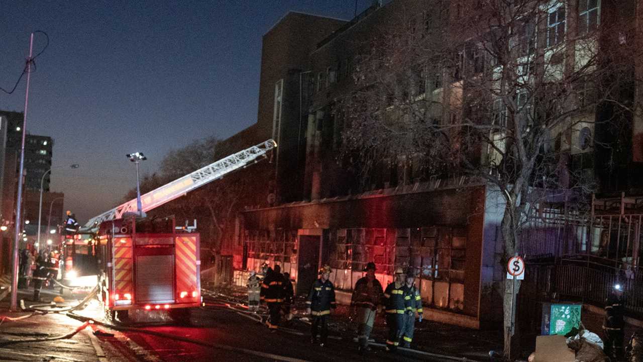 Más de 60 Muertos deja Incendio en Edificio de Sudáfrica N