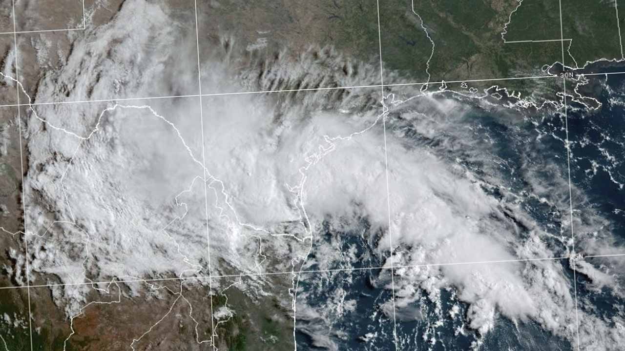 Tormenta Tropical Harold Toca Tierra en Texas Provocará Lluvias y