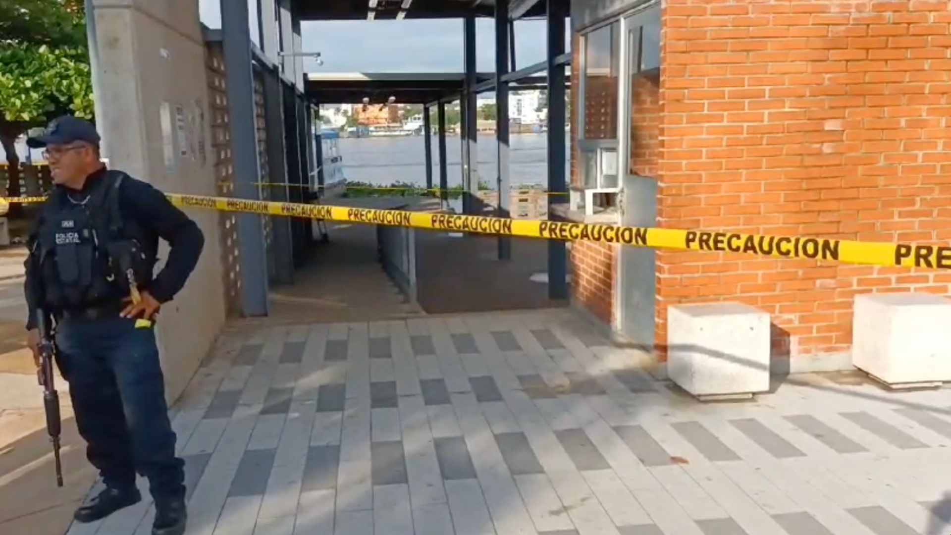 Hallan El Cuerpo De Un Hombre En El R O Coatzacoalcos N