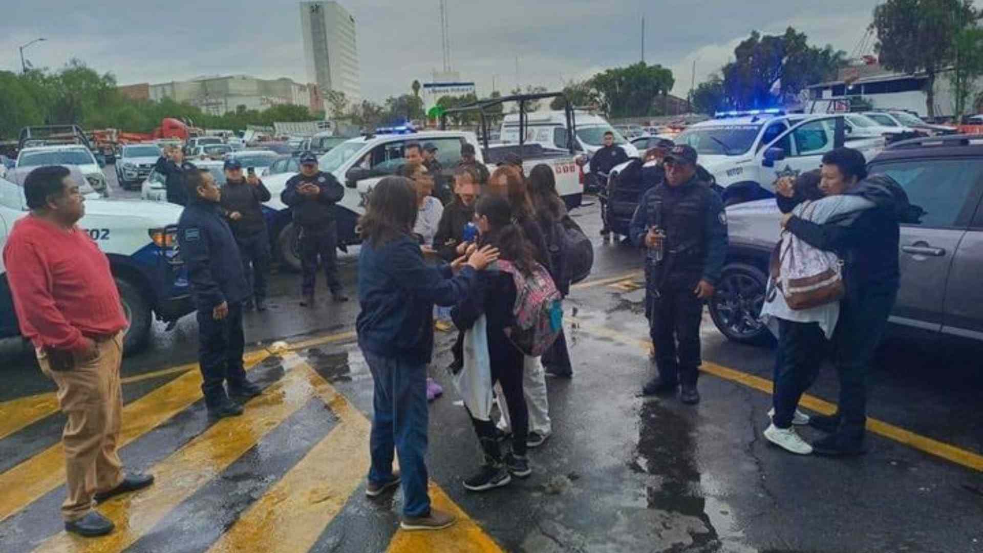 Estudiantes De Cch Azcapotzalco Sufren Asalto Y Secuestro Expr S En