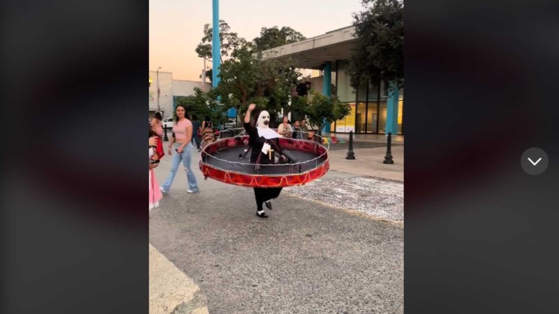 Se Disfraza De La Monja De La Feria Para Un Concurso Y Se Hace Viral N