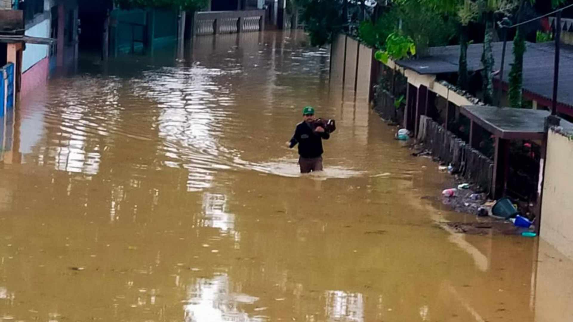 Suman Municipios Con Afectaciones Por El Frente Fr O En Veracruz N