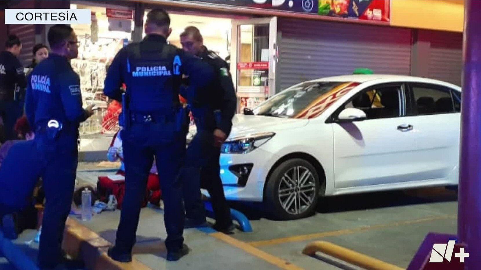 Adulto Mayor Pierde el Control y Atropella a Tres Personas en Tienda de ...