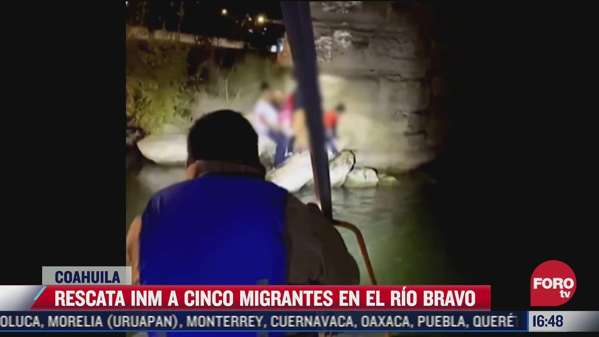 Rescatan a migrantes atrapados en el río Bravo