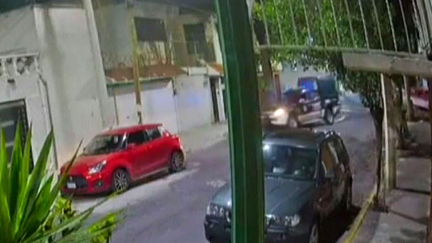 Patrulla choca y se mete a casa en la CDMX