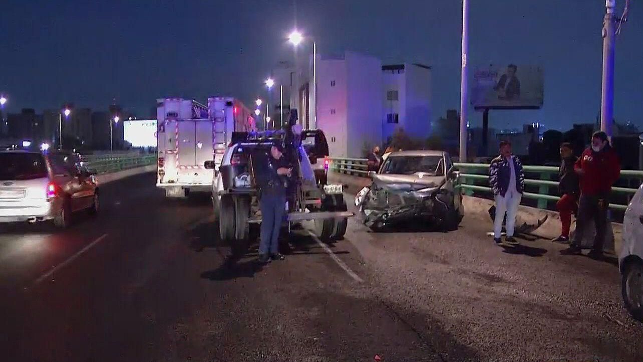 Fuerte choque deja dos lesionados en Segundo Piso de Periférico, CDMX