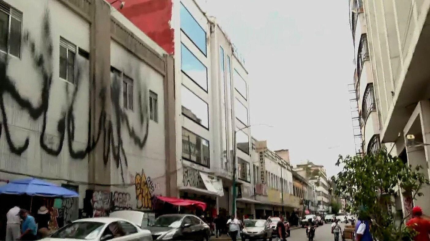Hombre cae de segundo piso de inmueble en alcaldía Cuauhtémoc, CDMX