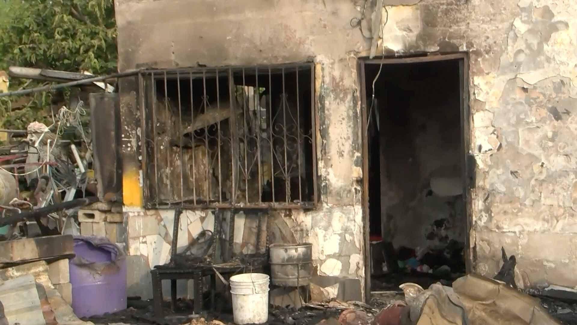 Fuerte Incendio Deja a Familia sin Hogar en Gómez Palacio