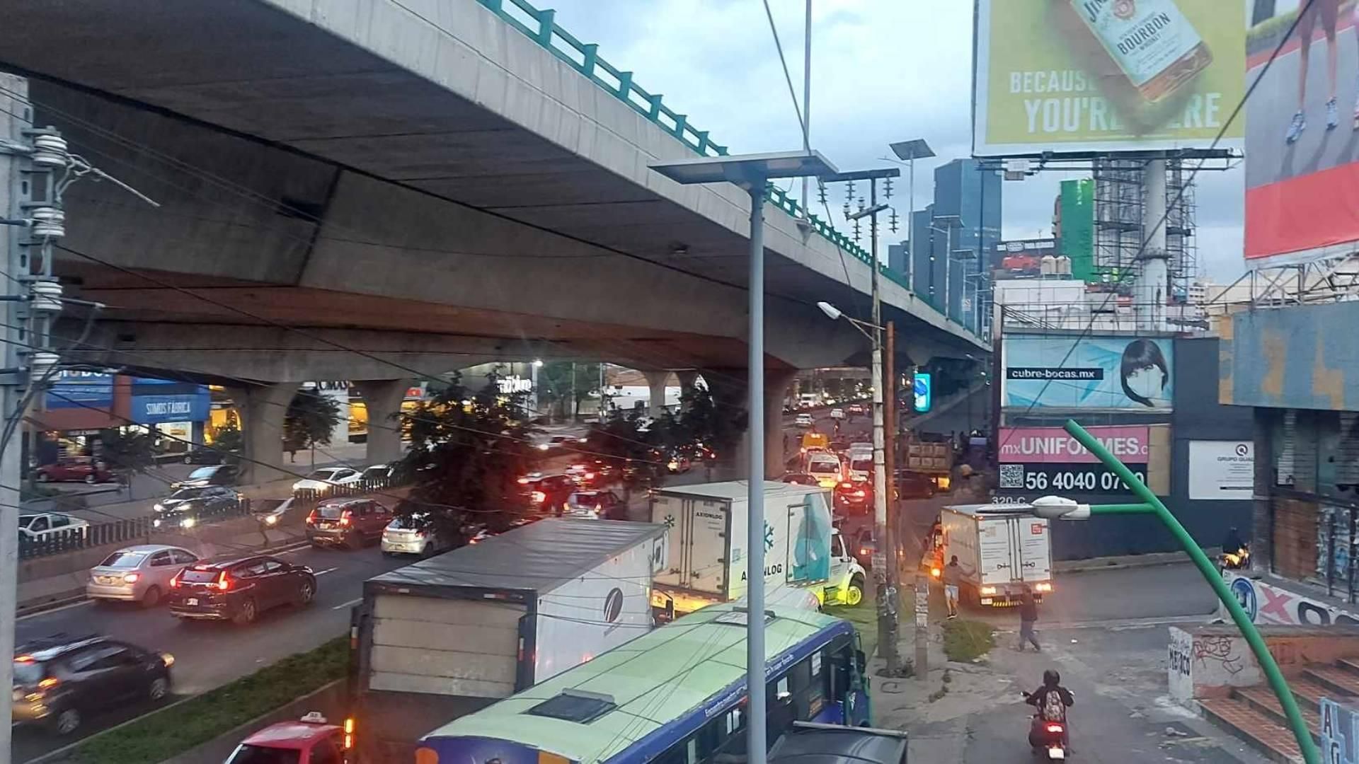 Vecinos Bloquean Periférico Norte en Naucalpan por Falta de Agua en el ...