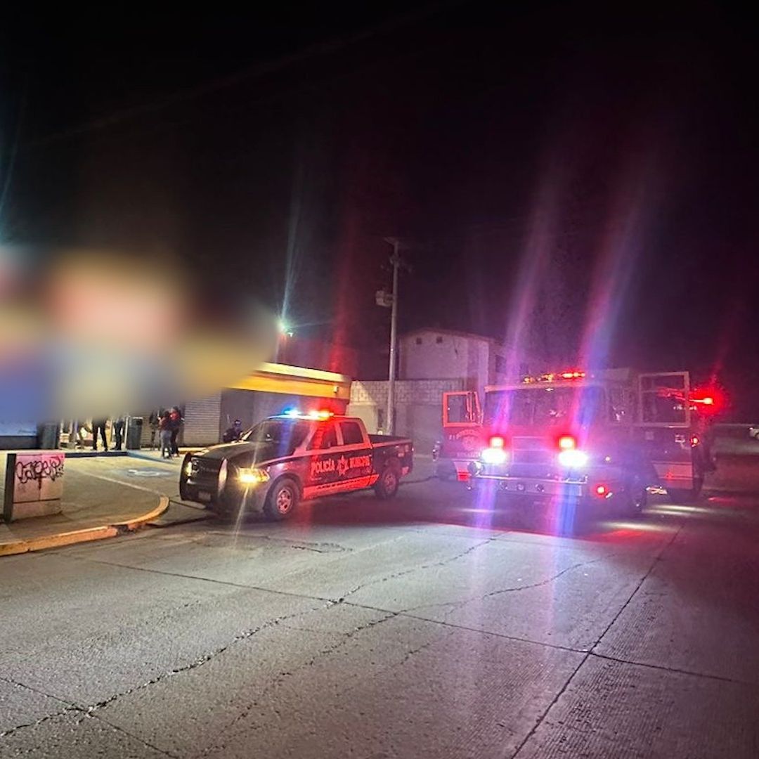 Atienden Conato de Incendio en Comercio de Rosarito; No se Registran Lesionados
