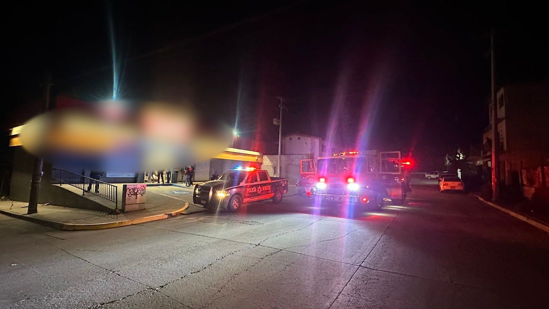 Atienden Conato de Incendio en Comercio de Rosarito; No se Registran Lesionados
