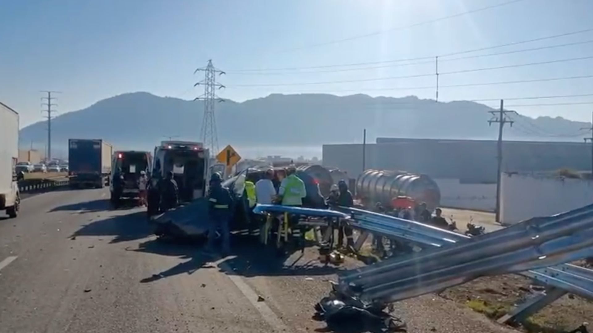 Muere Familia Accidente Autopista 150D Tramo Ciudad Mendoza Córdoba Camioneta se Impactó Contra Muro Contención