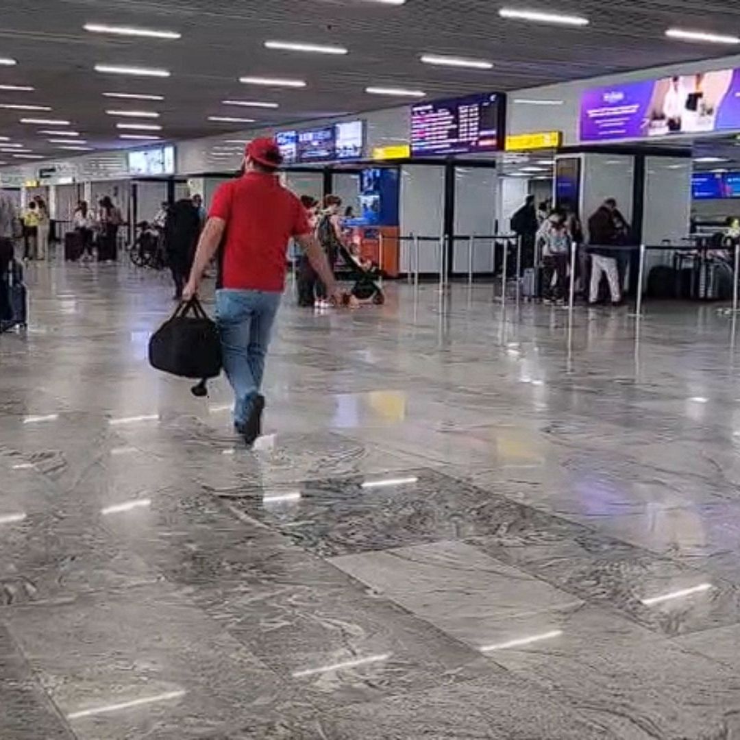 El aeropuerto opera bajo resguardo de elementos de la Guardia Nacional.
