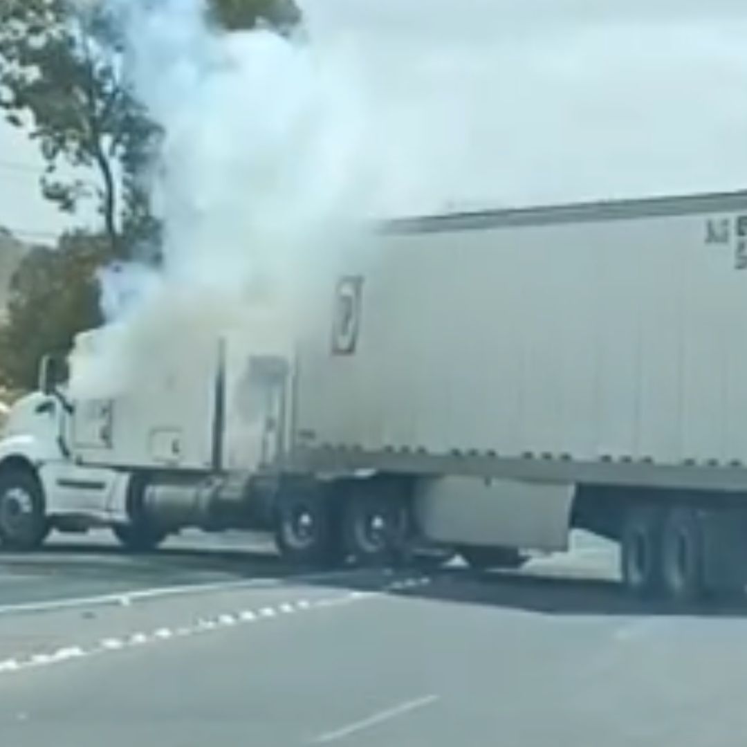 Bloqueo Autopista México Puebla Cierre San Francisco Ocotlán y Amozoc Periférico Ecológico por Incendio de Vehículos