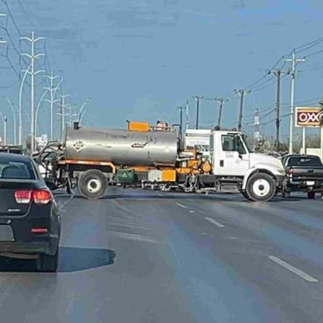 Bloqueos Hoy en Carreteras de Reynosa, Tamaulipas; Reportan Ponchallantas y Vehículos Incendiados