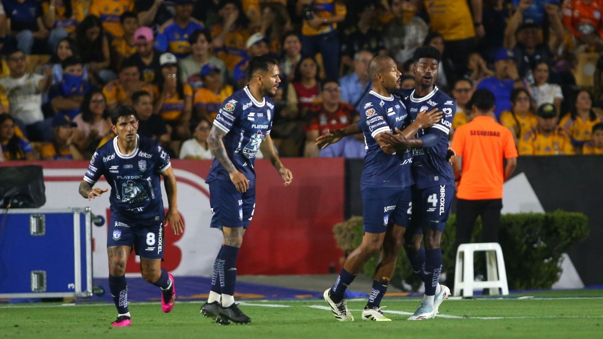 Con Golazo del Brasileño Kenedy, Tuzos de Pachuca Dobla en Casa a Tigres de la UANL