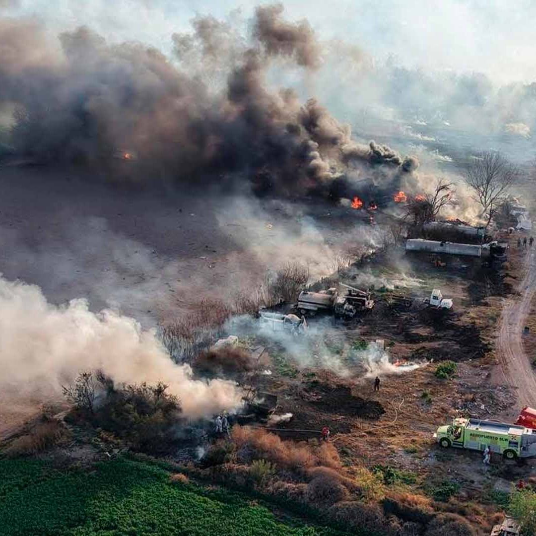 Explota Pipa Cargada con Chapopote al Exterior de Empresa en Ramos Arizpe