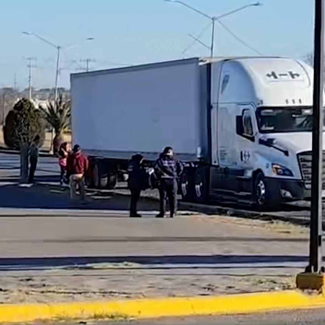 Muere Motociclista al Chocar Contra Camión de Carga en Piedras Negras