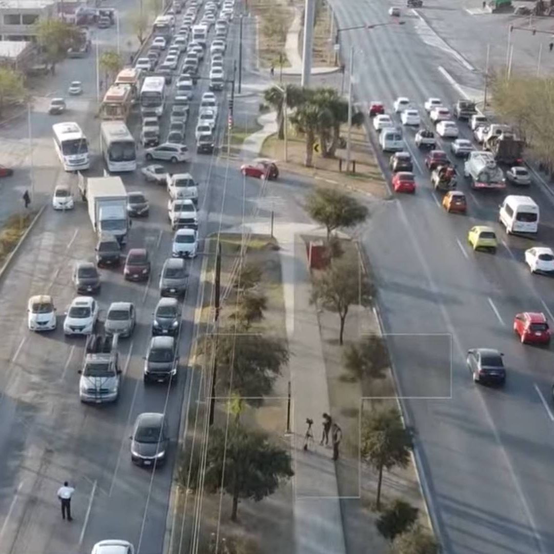 Trafico en Avenida Raúl Salinas tras atropello de menor