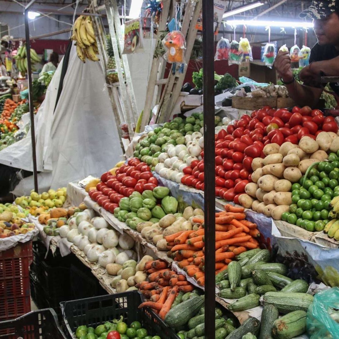 Venta de productos en mercado público de la Ciudad de México (CDMX). Foto: Cuartoscuro