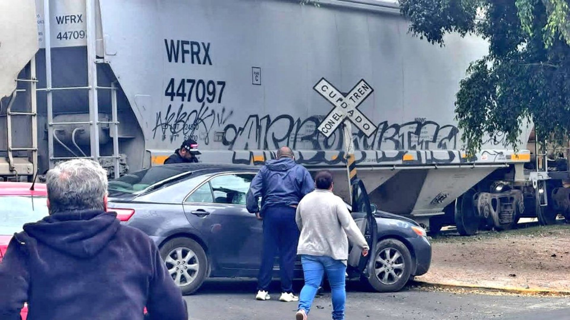 Accidente Choque Tren Arrolló Automóvil Tehuacán Puebla Pareja Tercera Edad Lesionada