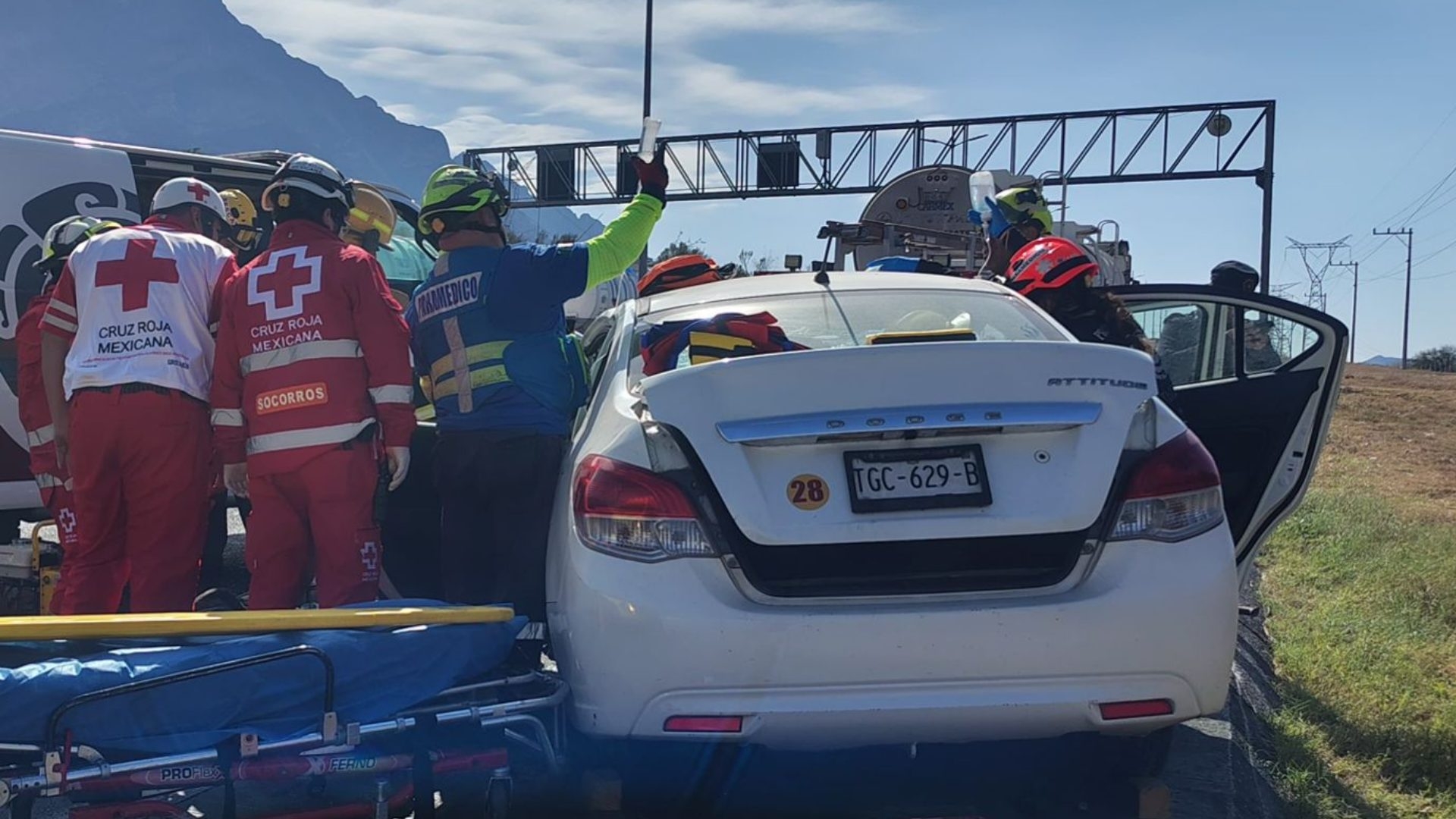 Choque Entre Tráiler y Auto Deja un Herido y un Muerto en Santa ...