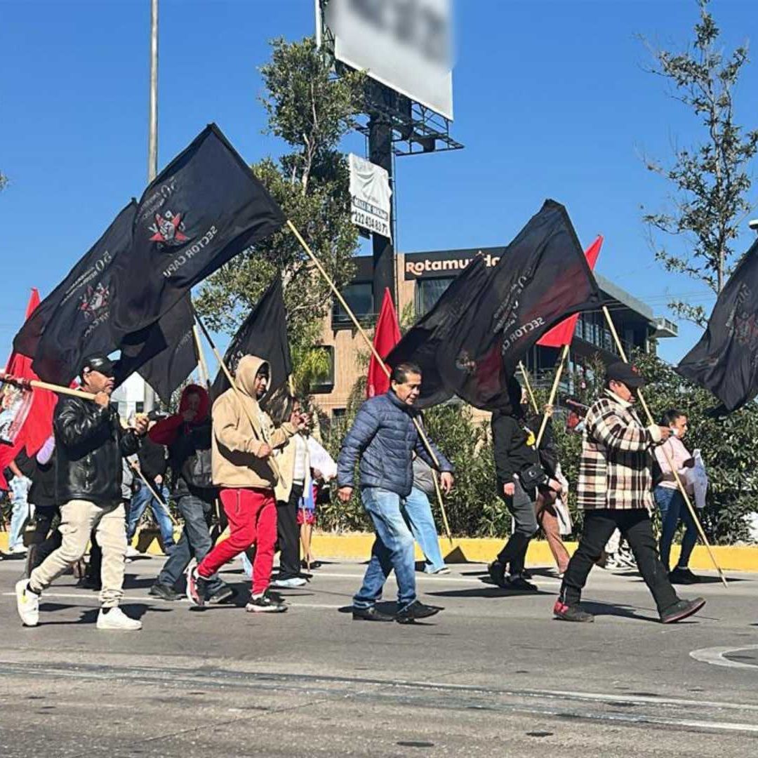 Cierre por Manifestación Vía Atlixcáyotl desde Caseta de Atlixco y Periférico por Organización 28 de Octubre