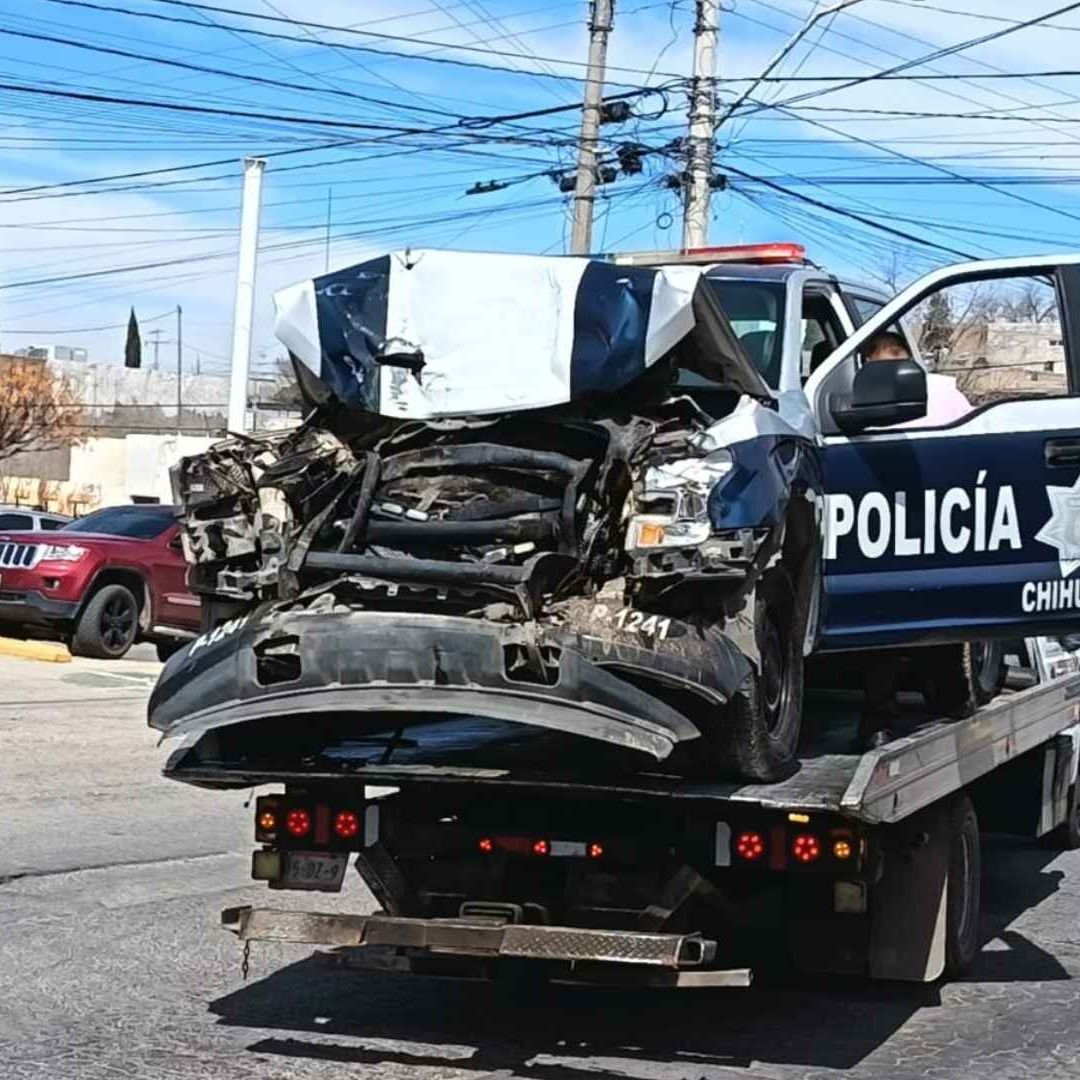 Agentes Municipales Resultan Lesionadas Tras Accidente en el Cerro de la Cruz en Chihuahua