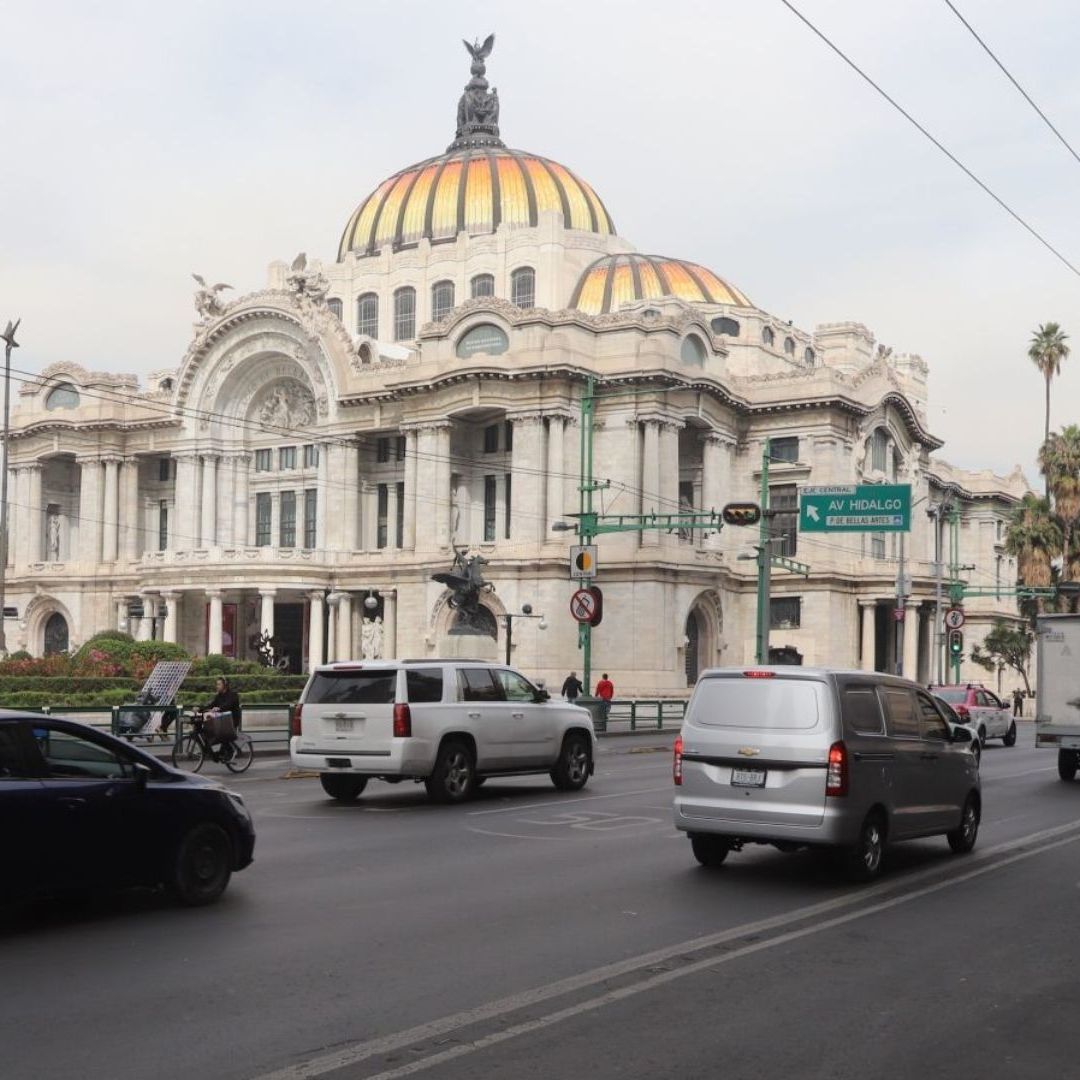 La Secretaría de Administración y Finanzas dio a conocer el costo del Refrendo 2025 en CDMX para tener descuento en la tenencia