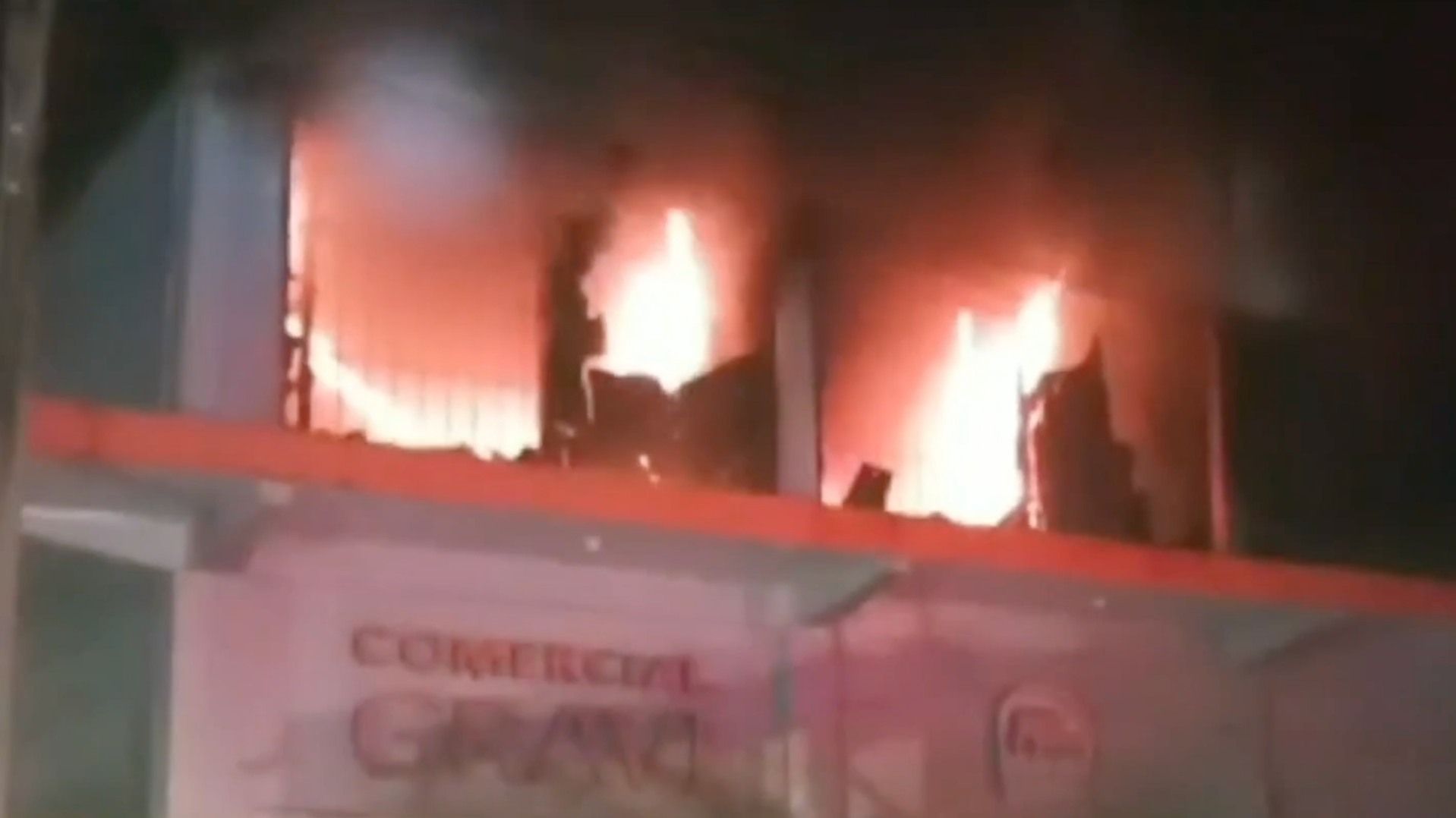 Incendio en ferretería de Omealca, Veracruz