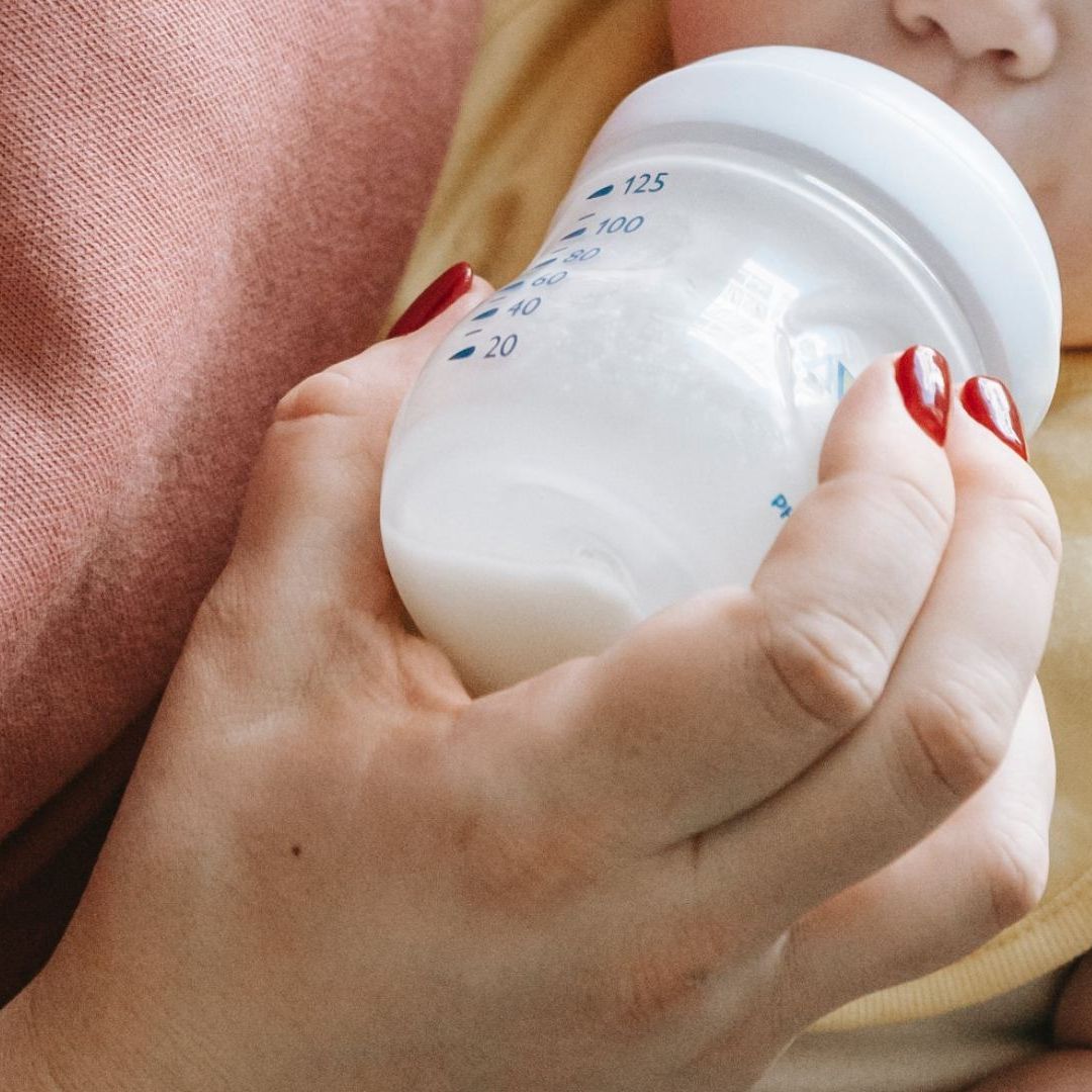Nutramigen: Retiran Más de 650 mil Latas de Leche para Bebé por Contaminación