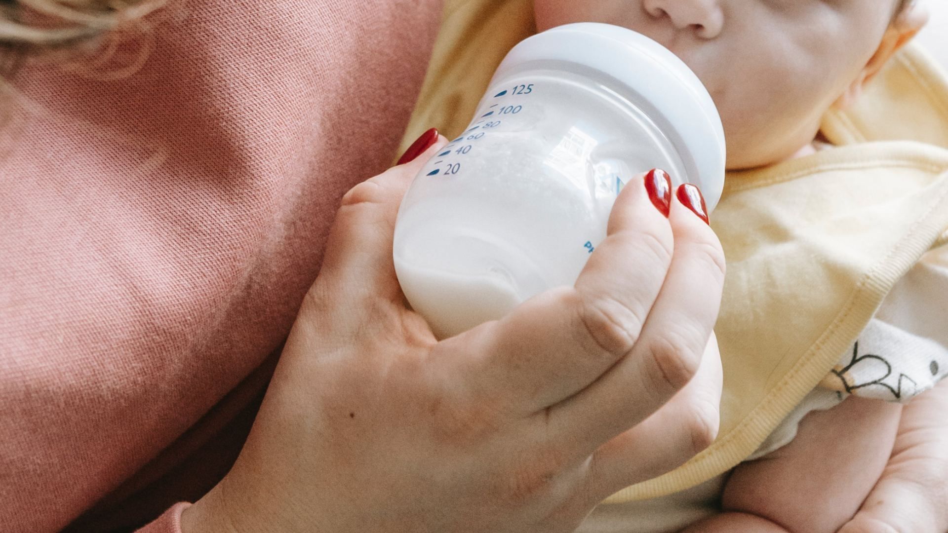Nutramigen: Retiran Más de 650 mil Latas de Leche para Bebé por Contaminación
