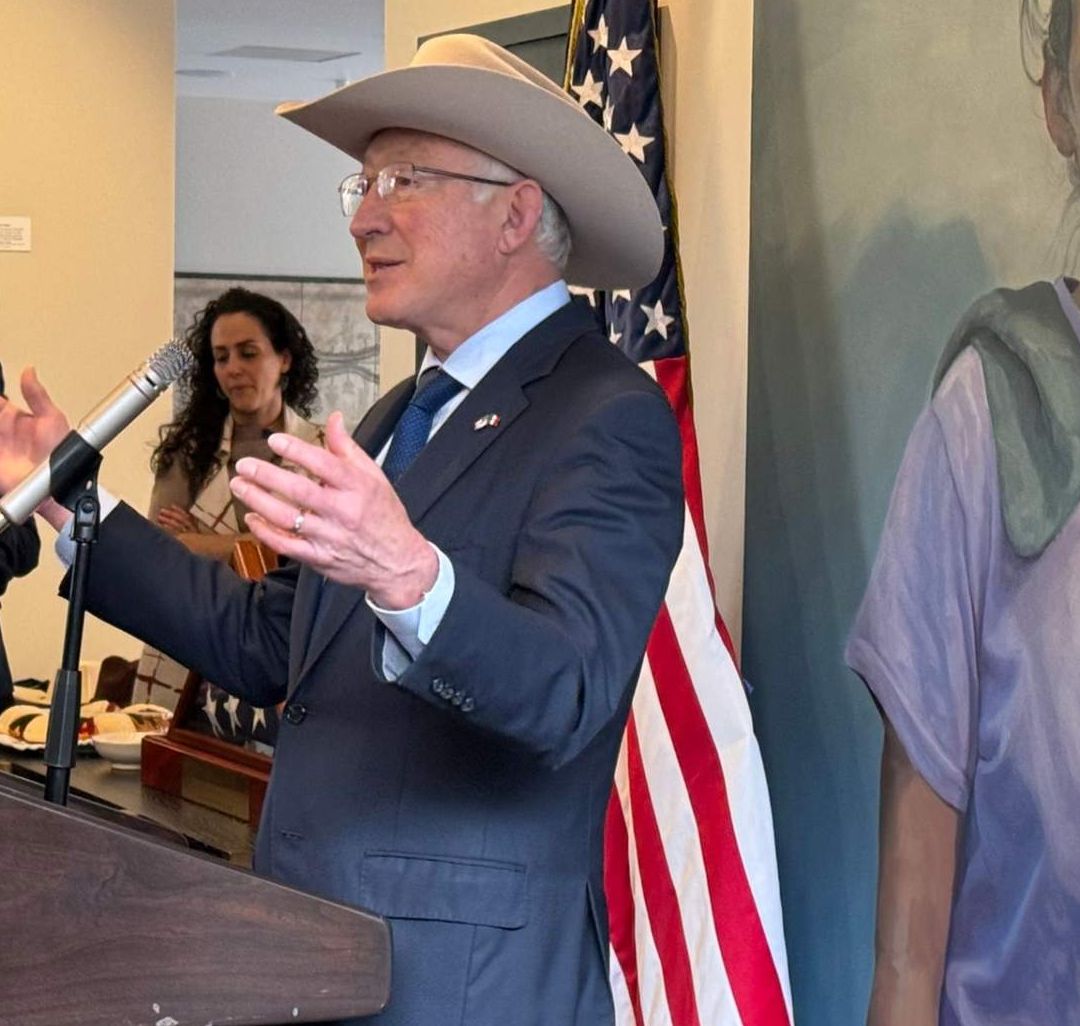 Con Última Conferencia, Ken Salazar Concluye Cargo Como Embajador de EUA en México
