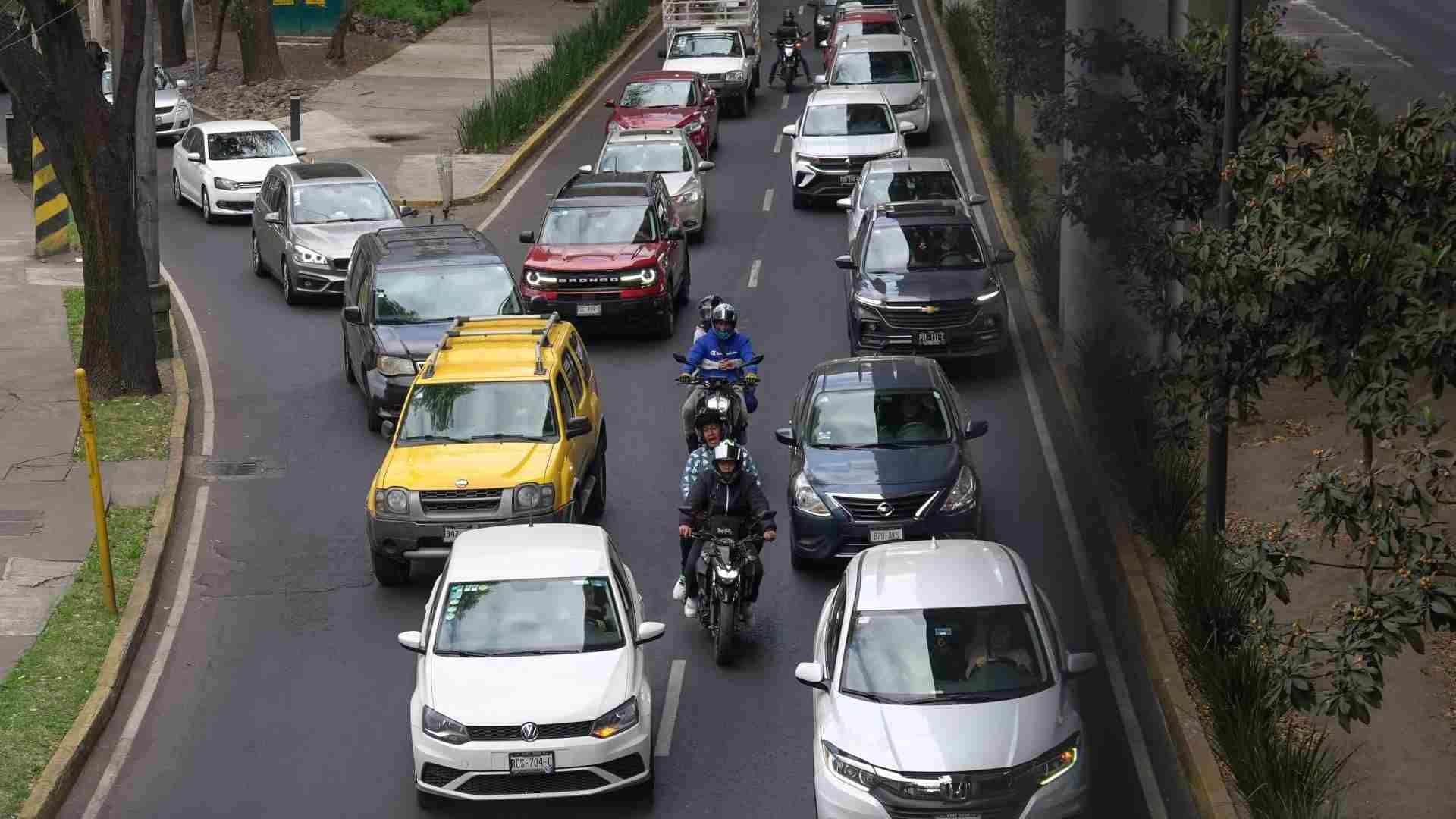 Hoy no circula lunes 6 de enero.