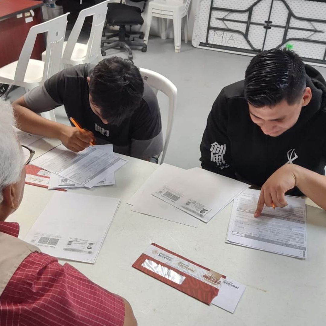 La Beca Benito Juárez para estudiantes de preparatorias y bachilleratos abrirá registro en los próximos días. Conoce los detalles