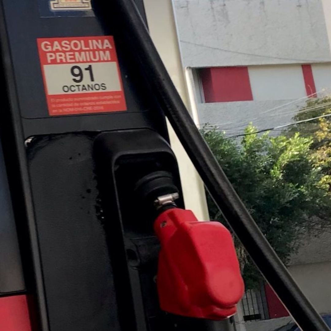 Aún No Colocan Mantas para Advertir Altos Costos en Gasolineras