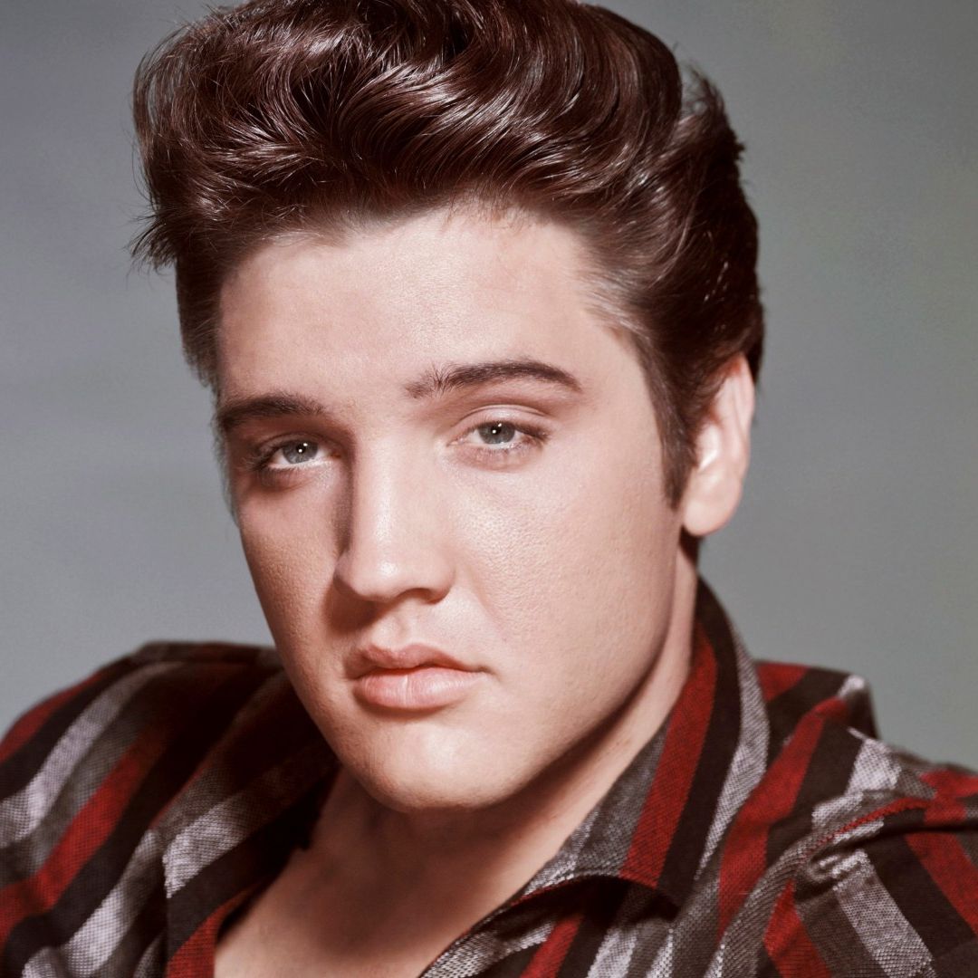 Elvis Presley, cantante y actor estadounidense