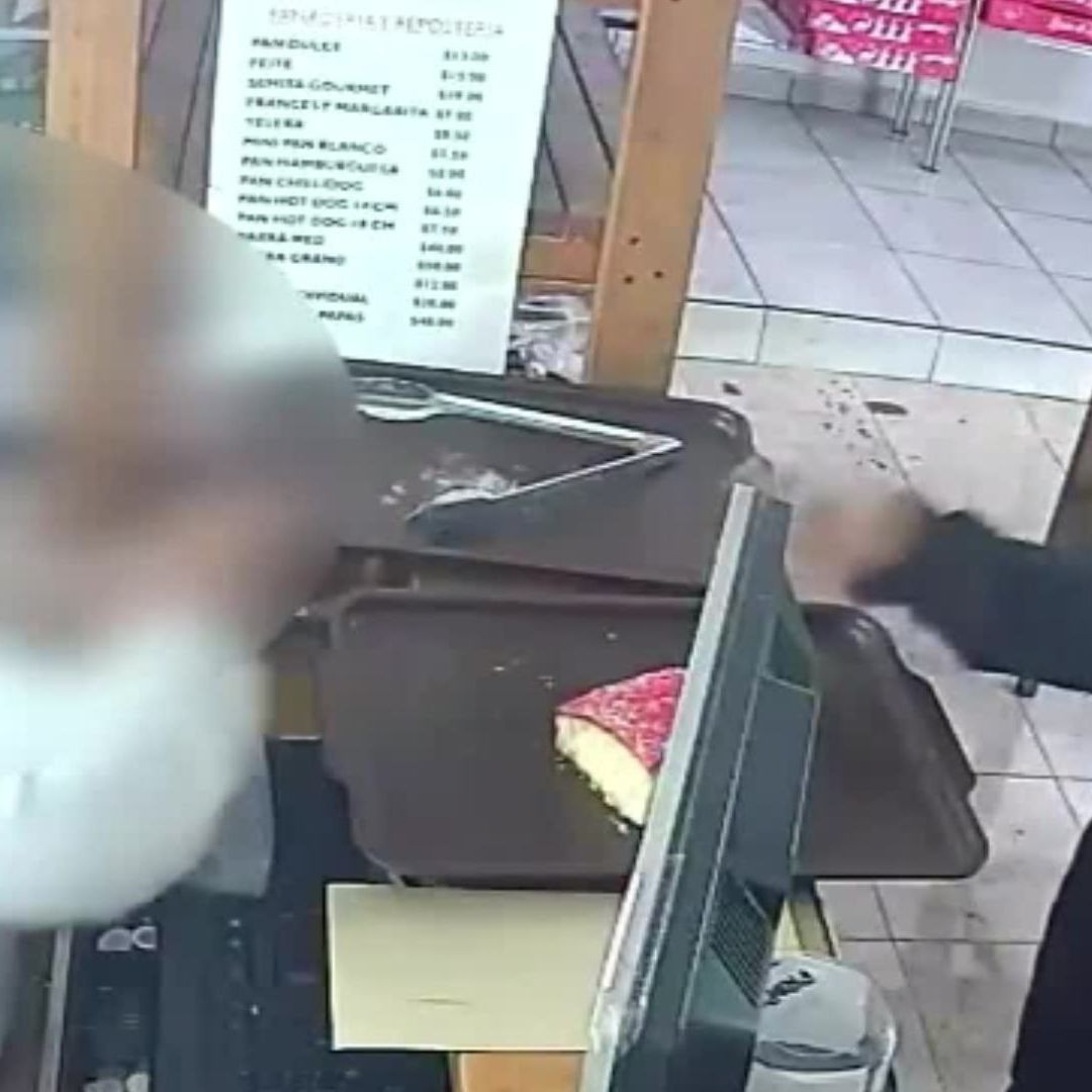 Asaltan Panadería en Santa Catarina