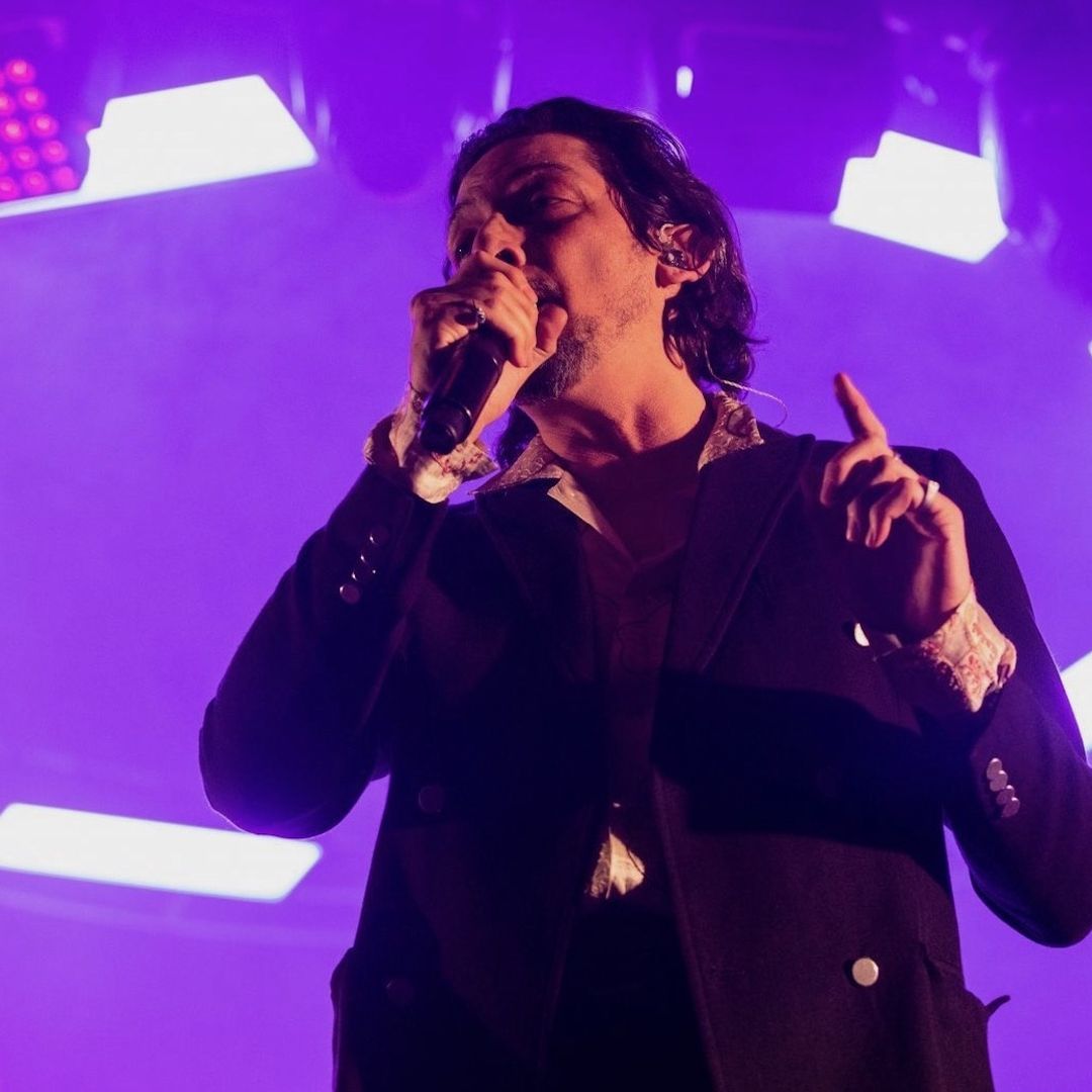 León Larregui en concierto en 2022