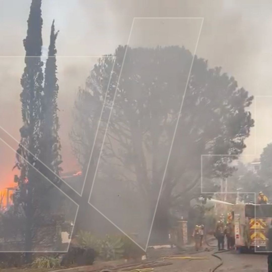 Los Ángeles en Llamas: Más de 50 Mil Evacuados; Bomberos Tienen 24 Hrs Combatiendo el Fuego