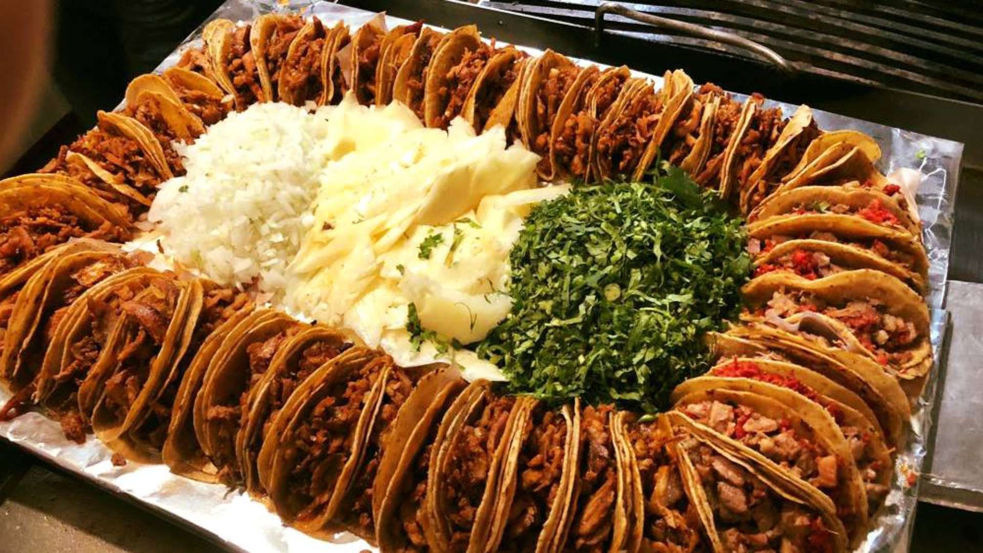 La Rosca de Reyes de Tacos ha ganado popularidad al combinar la tradición de Día de Reyes con el pastor, suadero y más