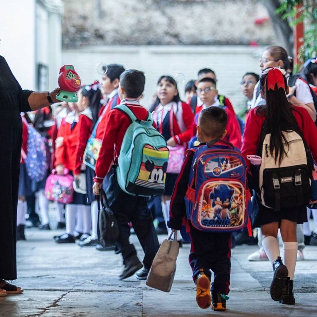 Algunos padres y madres tienen la duda si deben mandar a sus hijos a las escuelas el jueves 9 o lunes 13 de enero