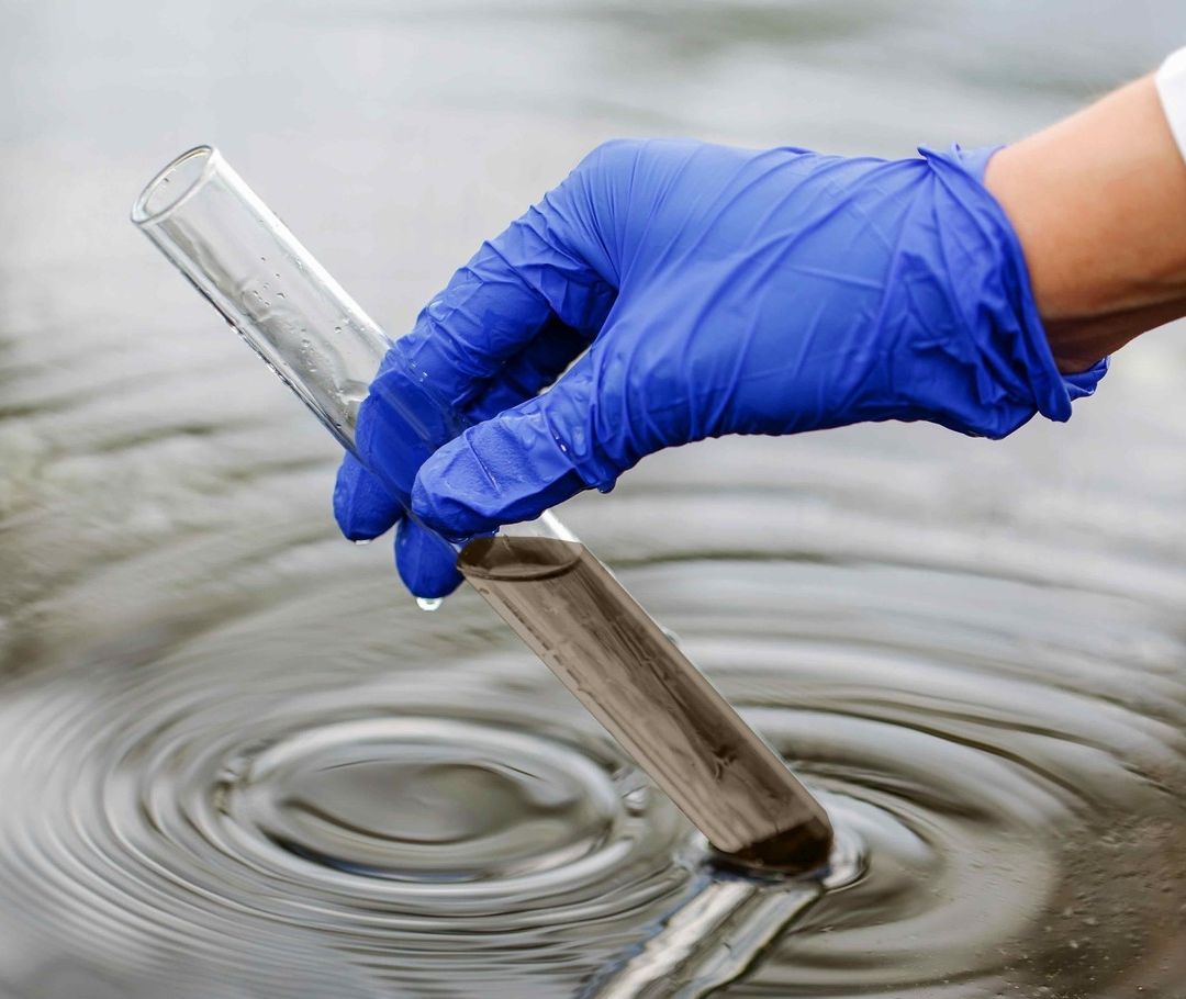 En Santiago Zapotitlán reciben agua contaminada en sus hogares