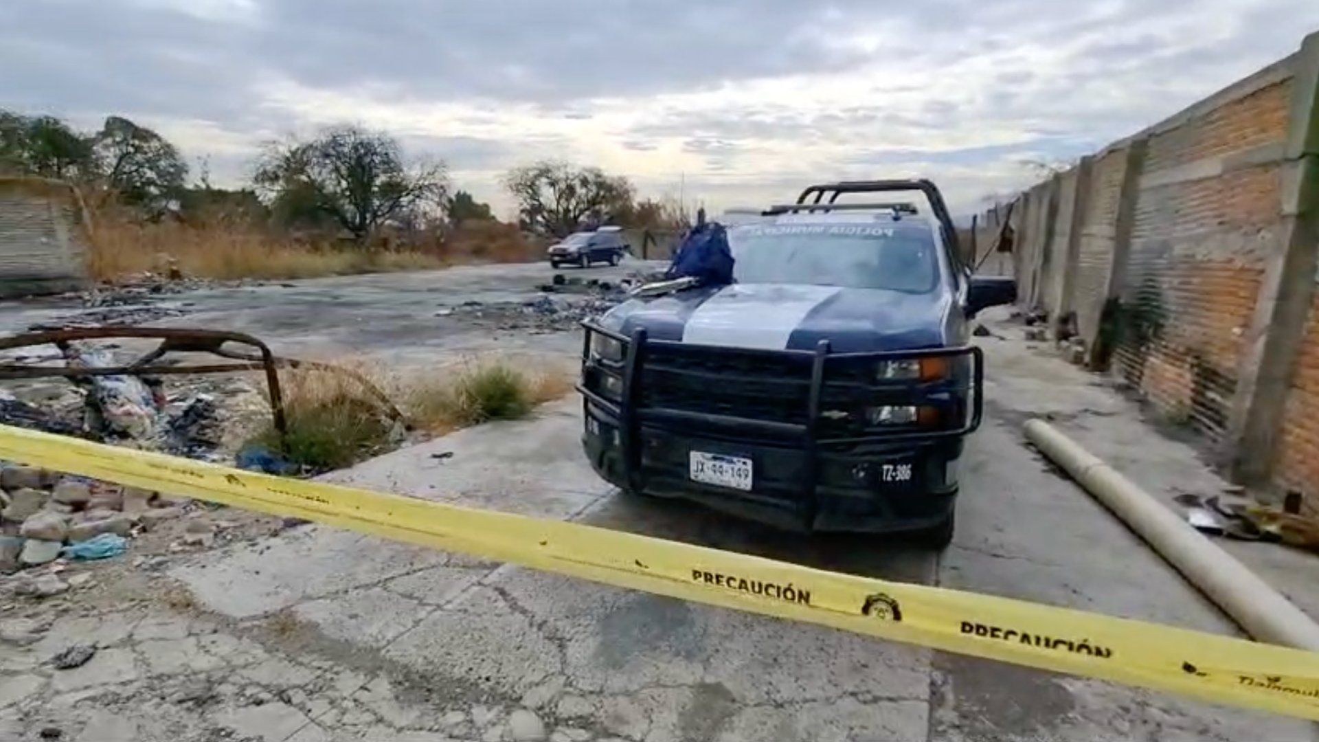 Encuentran cuerpo de bebé disuelto en ácido en rancho de Vicente Fernández.