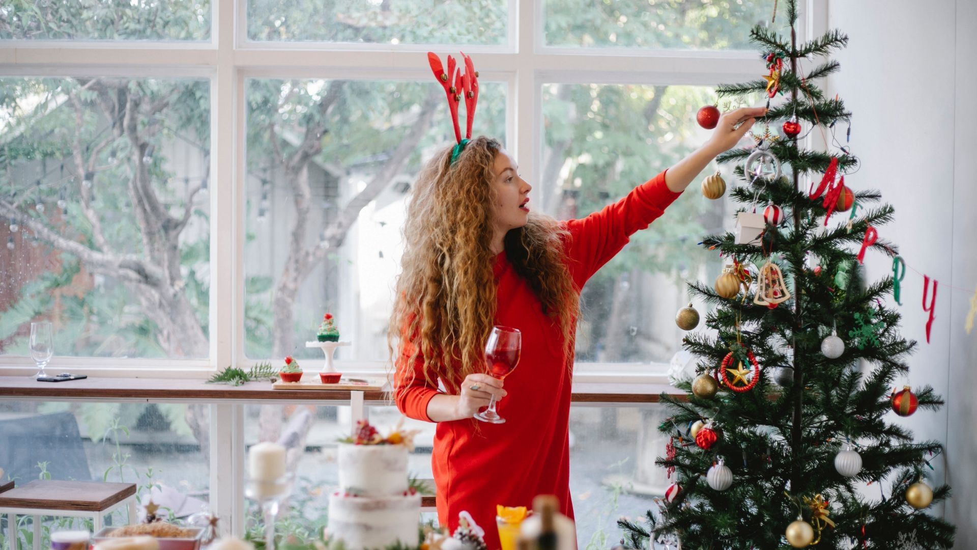 Hasta cuándo se debe quitar el árbol de Navidad; fecha para levantar