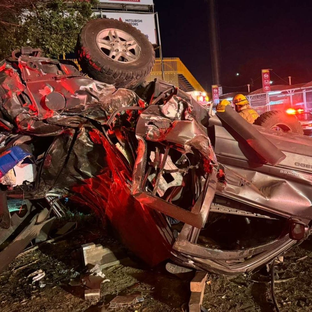 Choque sobre bulevar Lázaro Cárdenas deja un muerto y un lesionado