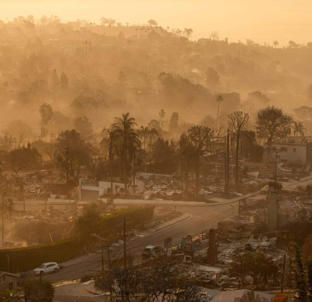 Aumentan a 11 las Víctimas de Los Incendios en Los Ángeles, California; Walt Disney Donará 15MDD